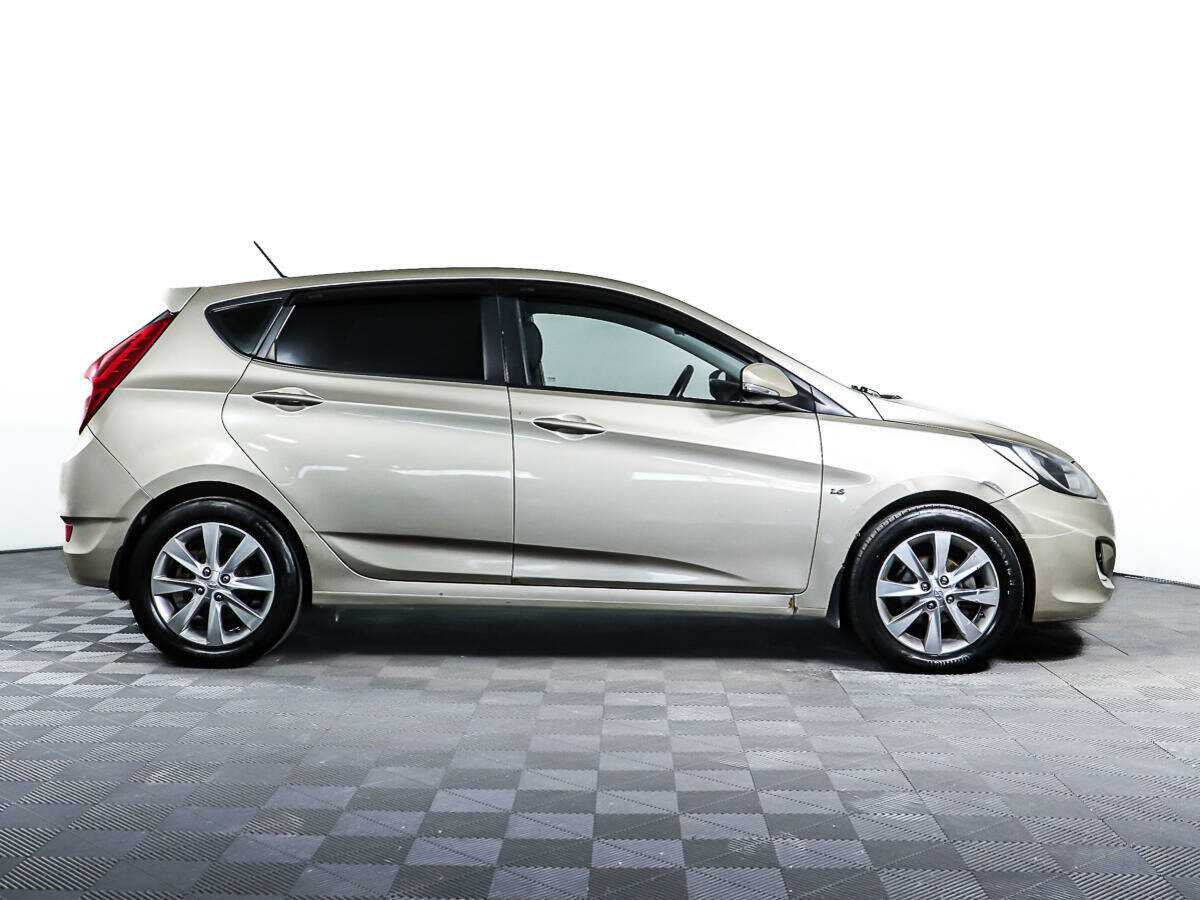 Hyundai Solaris, 2012 - фото №3