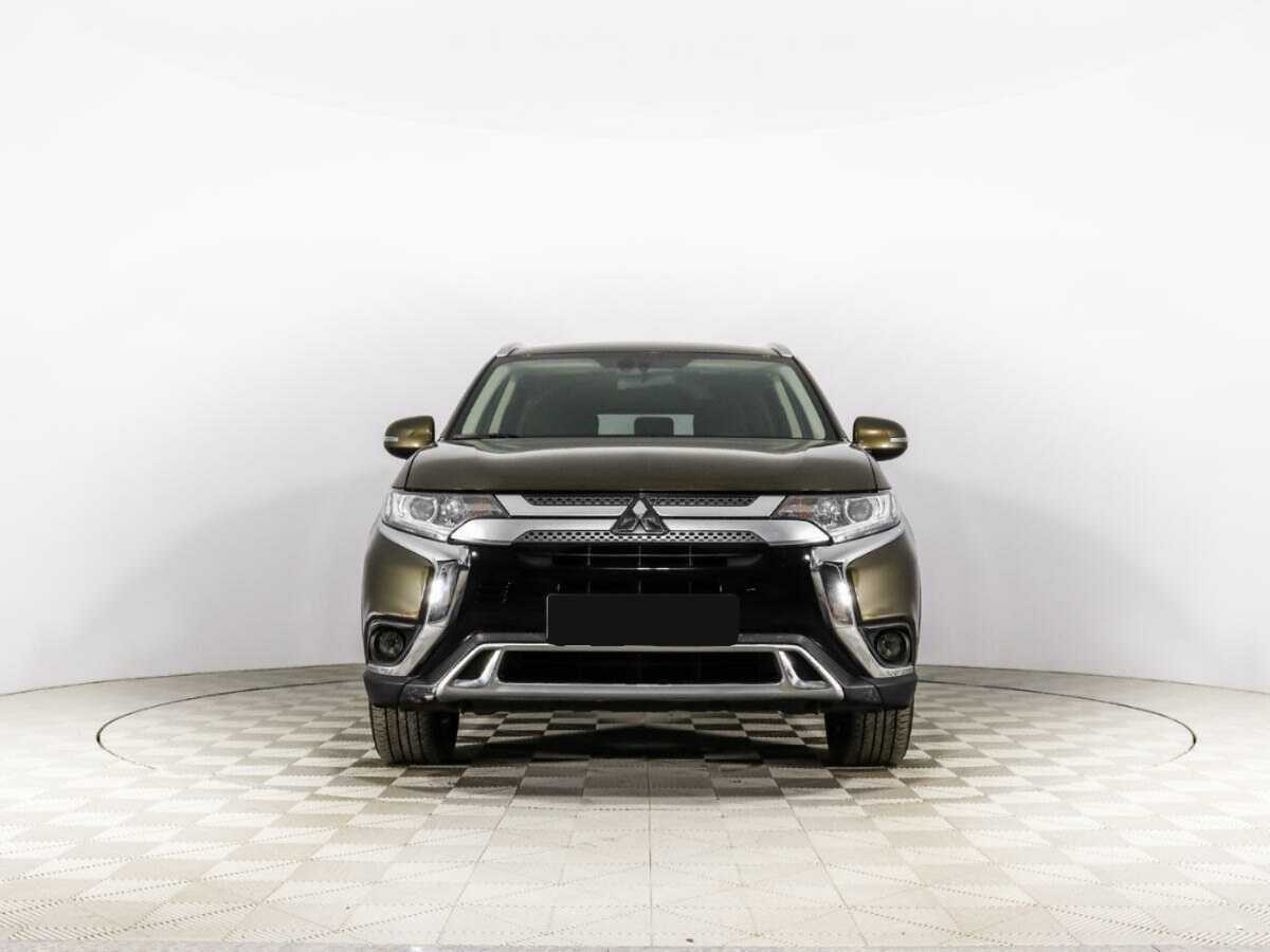Mitsubishi Outlander, 2020 - фото №2