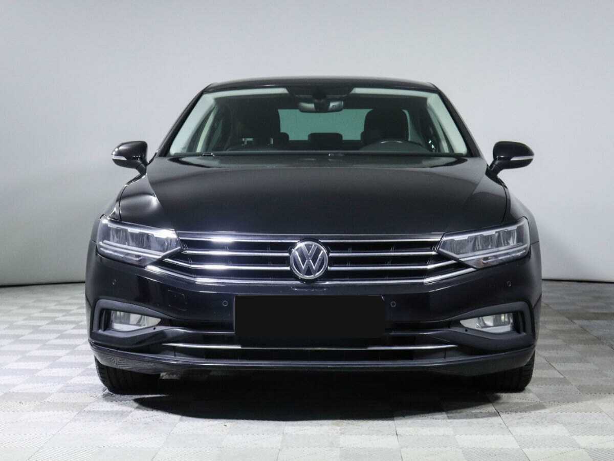 Volkswagen Passat, 2020 - фото №2
