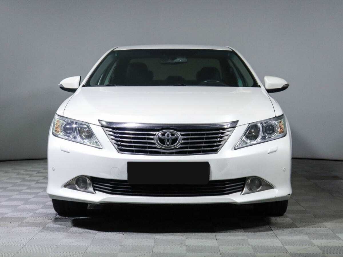 Toyota Camry, 2014 - фото №2