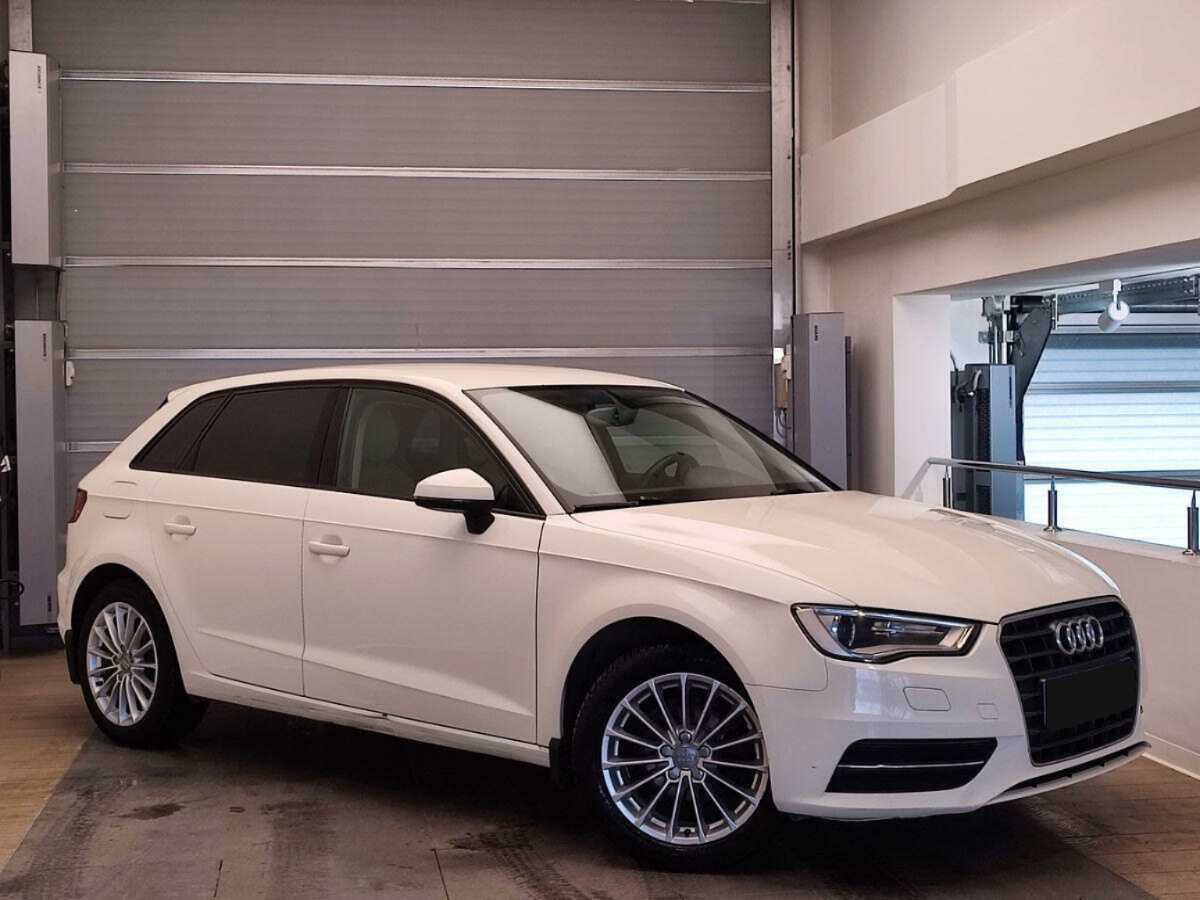 Audi A3 Sportback, 2013 - фото №3