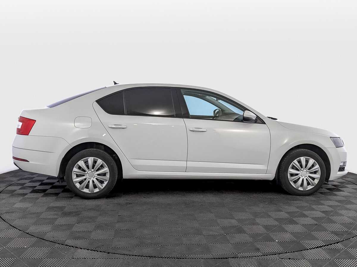 Skoda Octavia, 2018 - фото №4