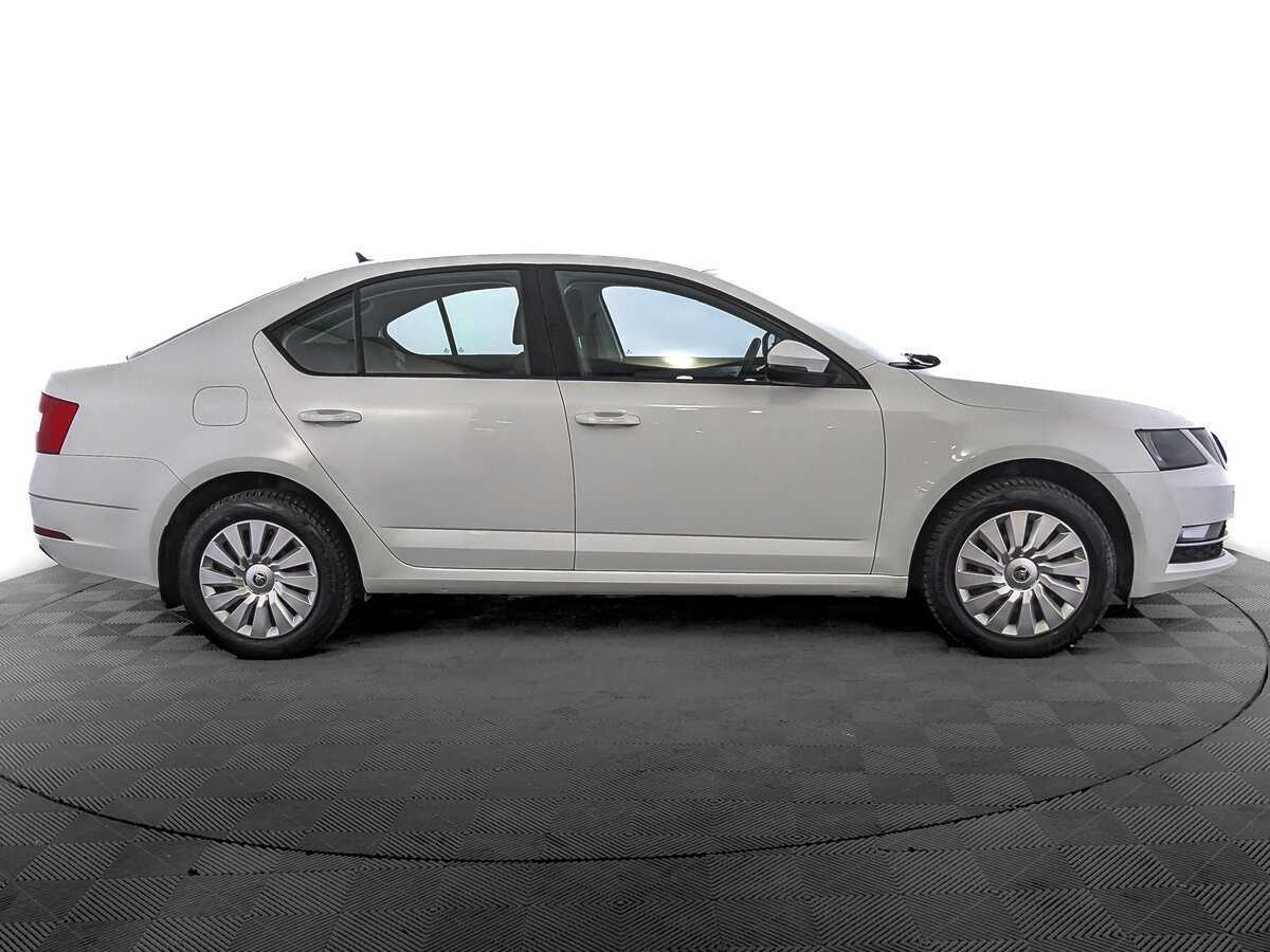 Skoda Octavia, 2017 - фото №4