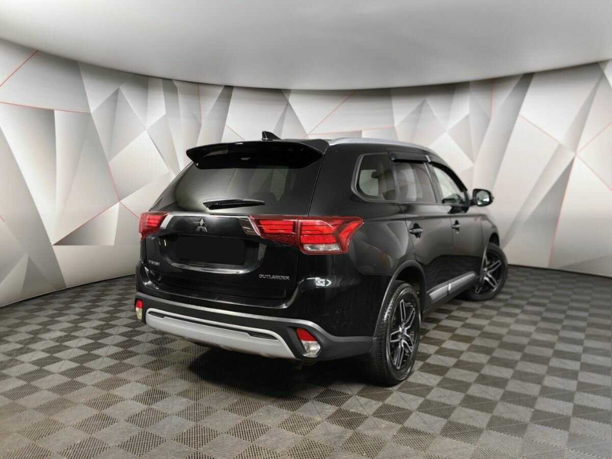 Mitsubishi Outlander, 2019 - фото №2