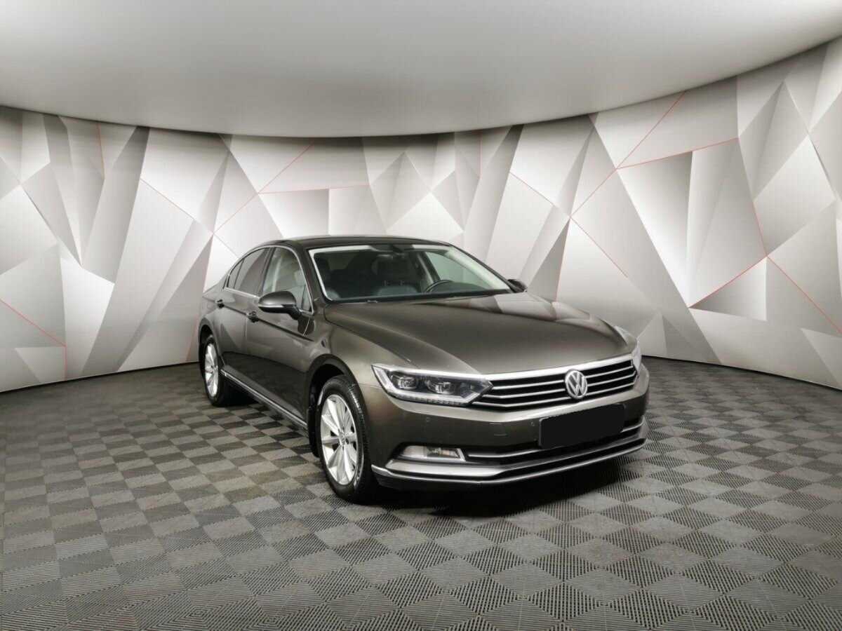 Volkswagen Passat, 2018 - фото №3