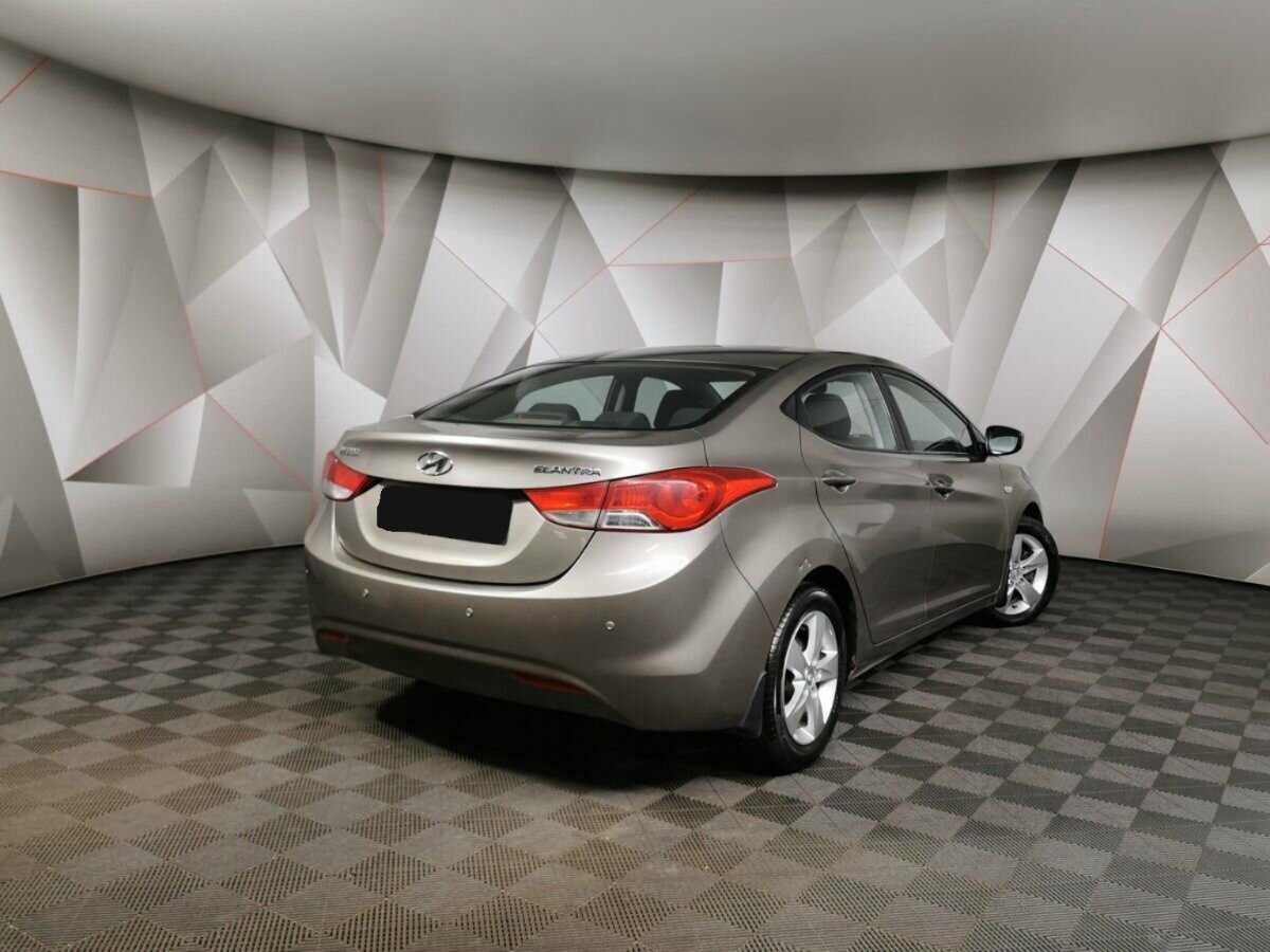 Hyundai Elantra, 2012 - фото №2