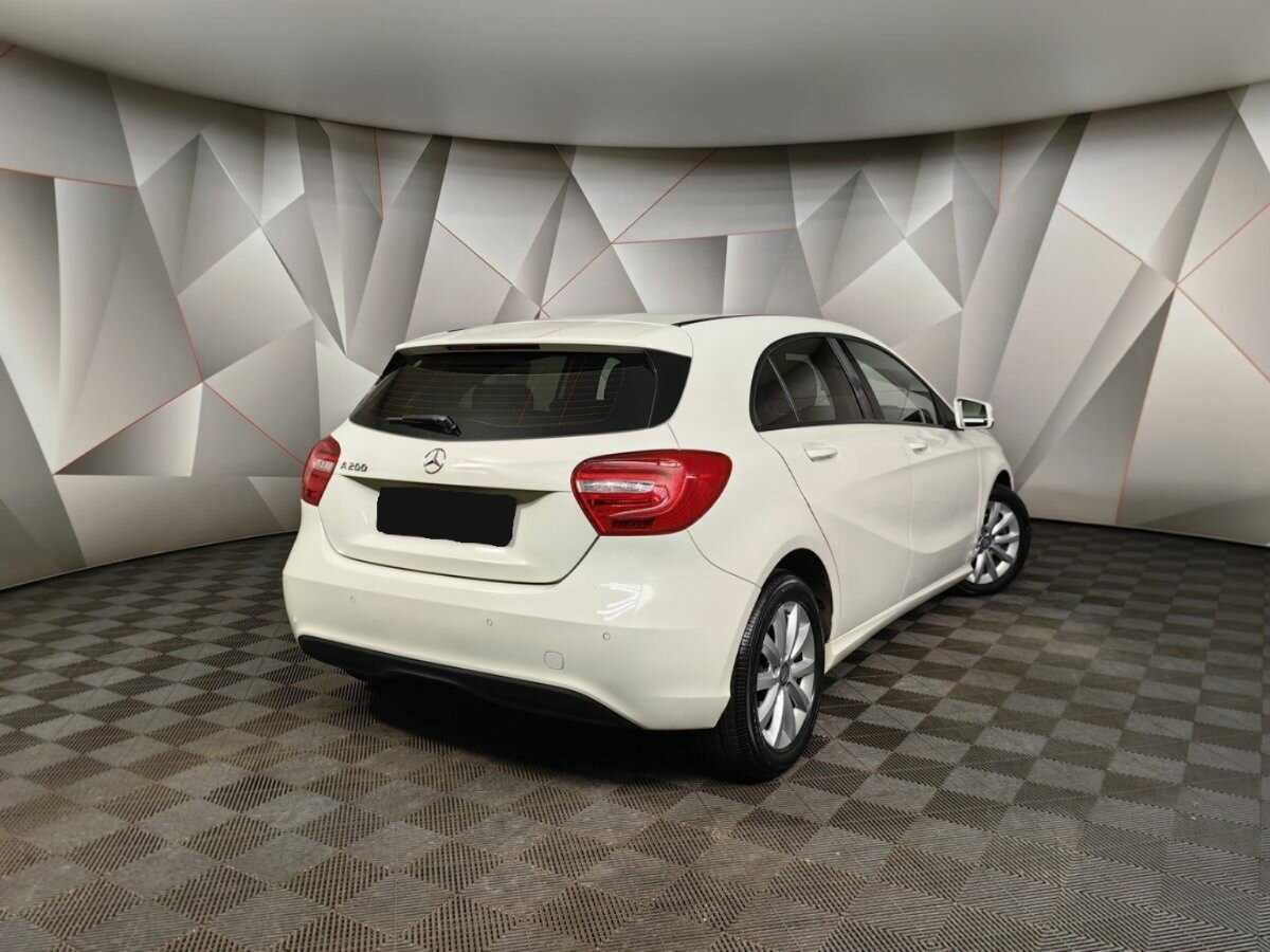 Mercedes-Benz A-Класс 200, 2013 - фото №2
