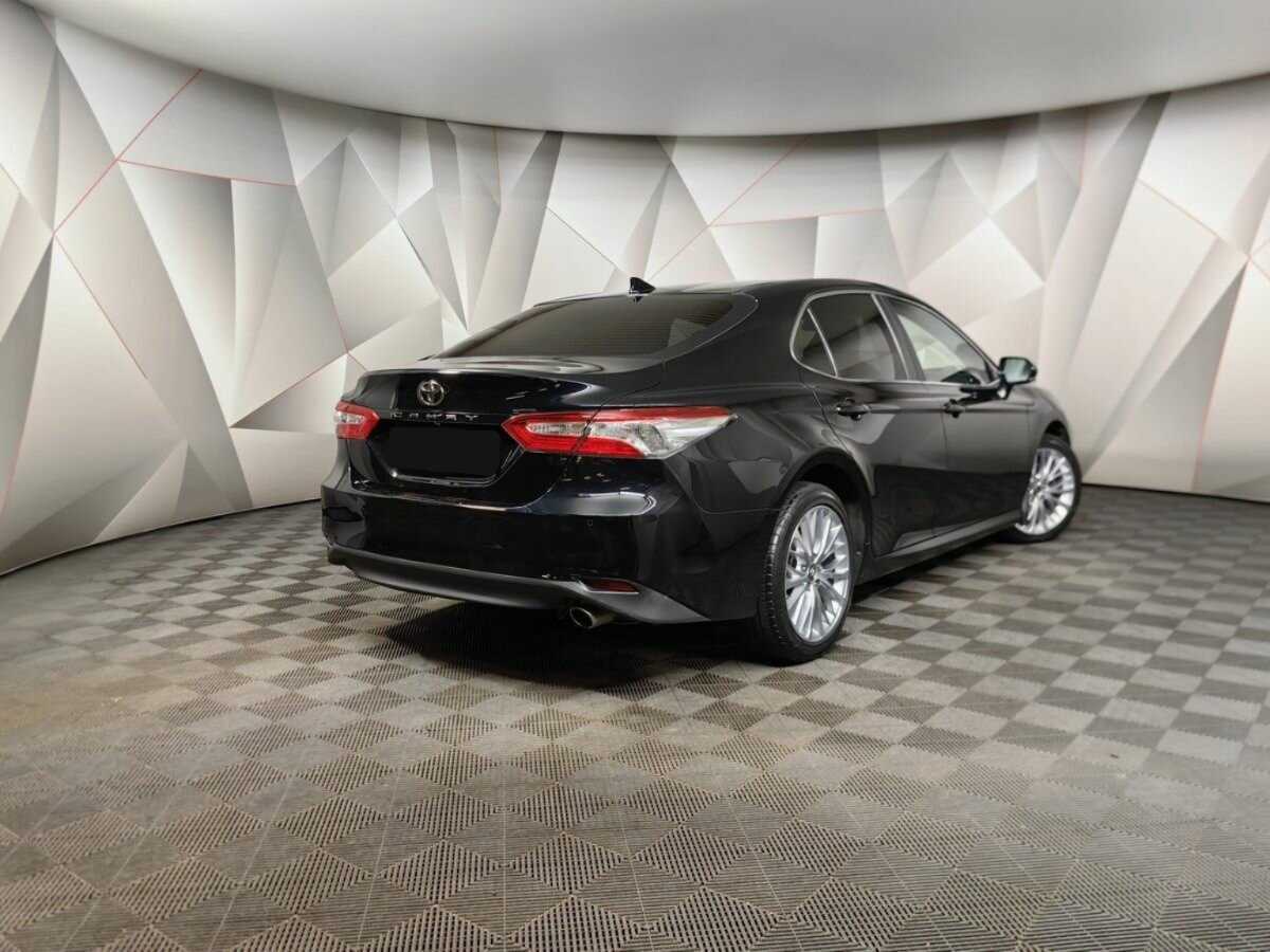 Toyota Camry, 2019 - фото №2