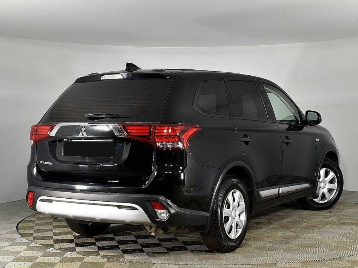 Mitsubishi Outlander, 2020 - фото №2