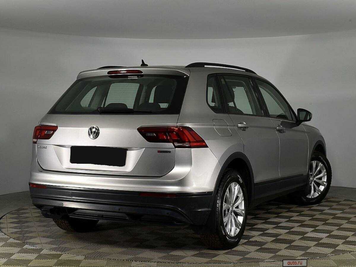 Volkswagen Tiguan, 2020 - фото №2