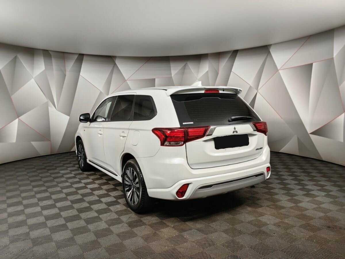 Mitsubishi Outlander, 2022 - фото №3