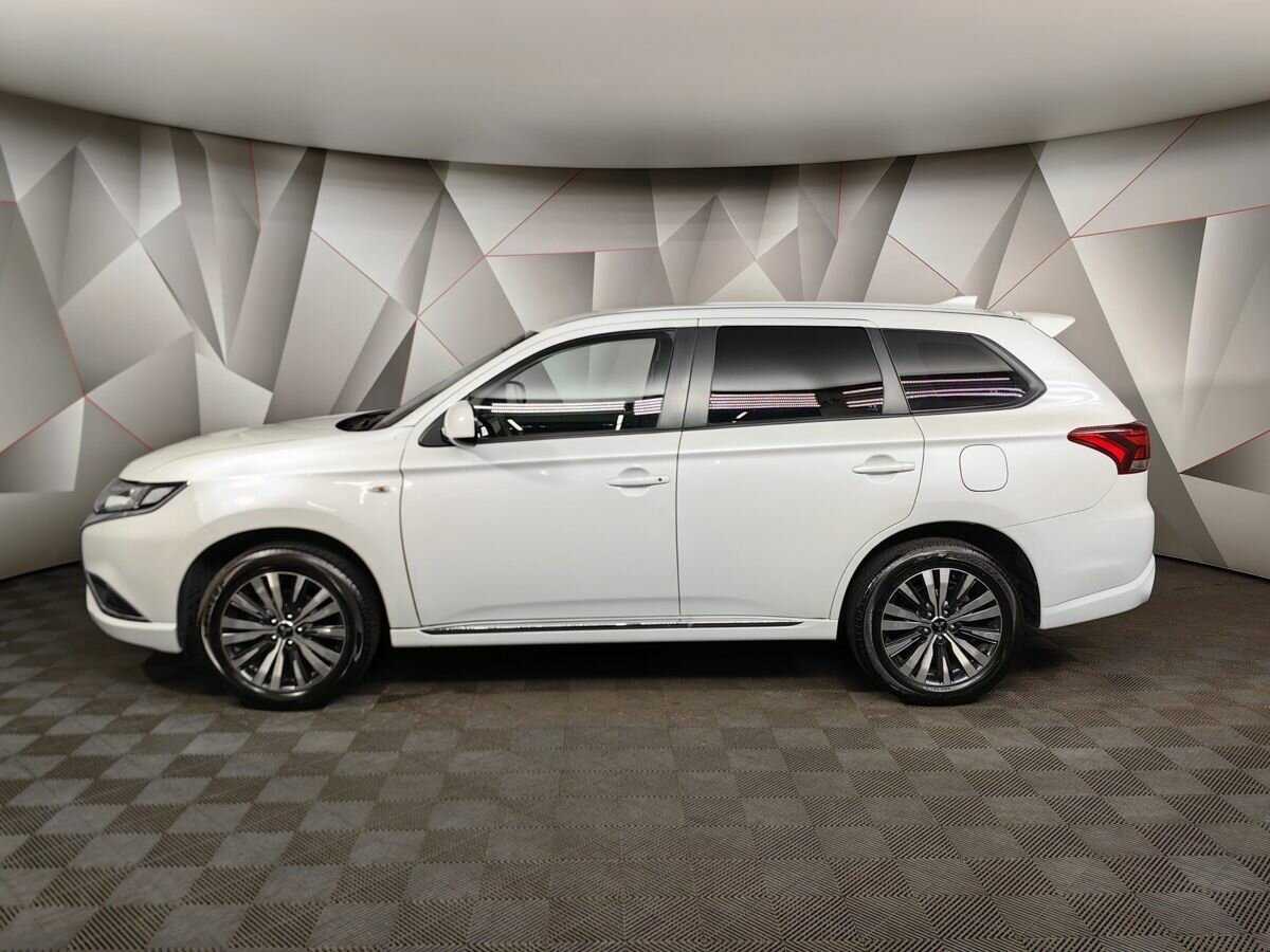 Mitsubishi Outlander, 2022 - фото №4