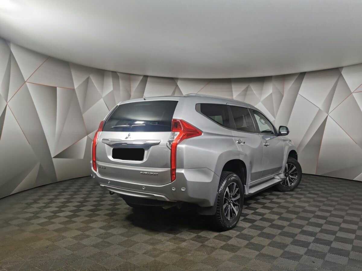 Mitsubishi Pajero Sport, 2017 - фото №2