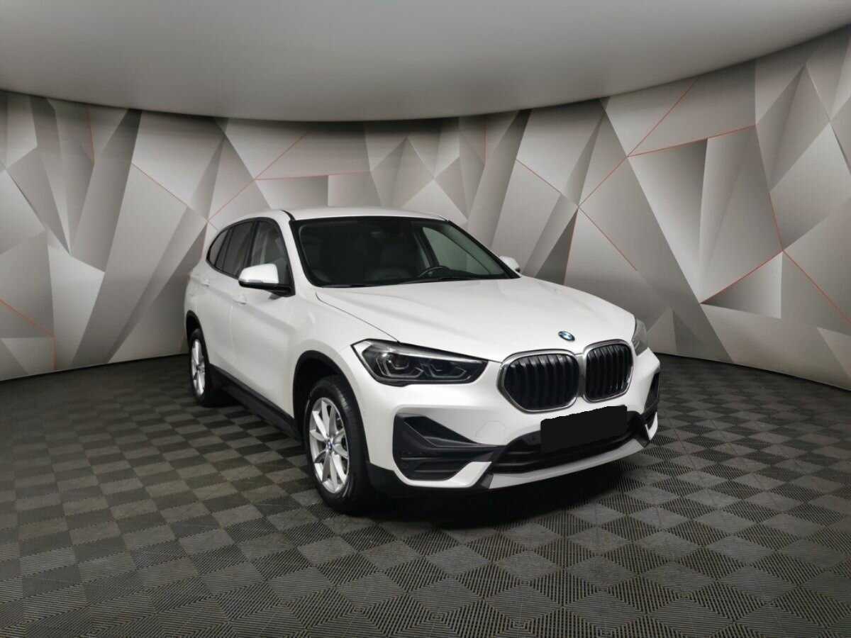 BMW X1 18i sDrive, 2020 - фото №3