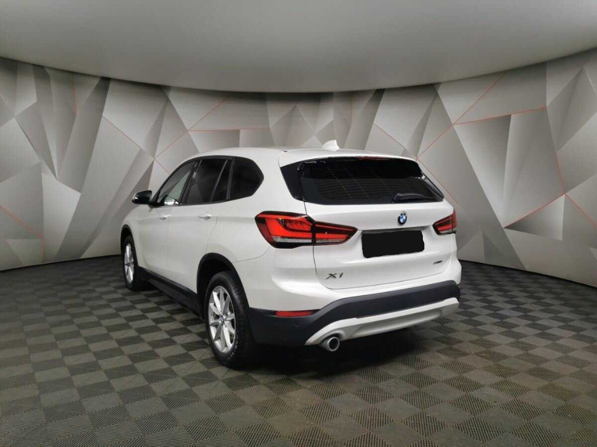BMW X1 18i sDrive, 2020 - фото №4