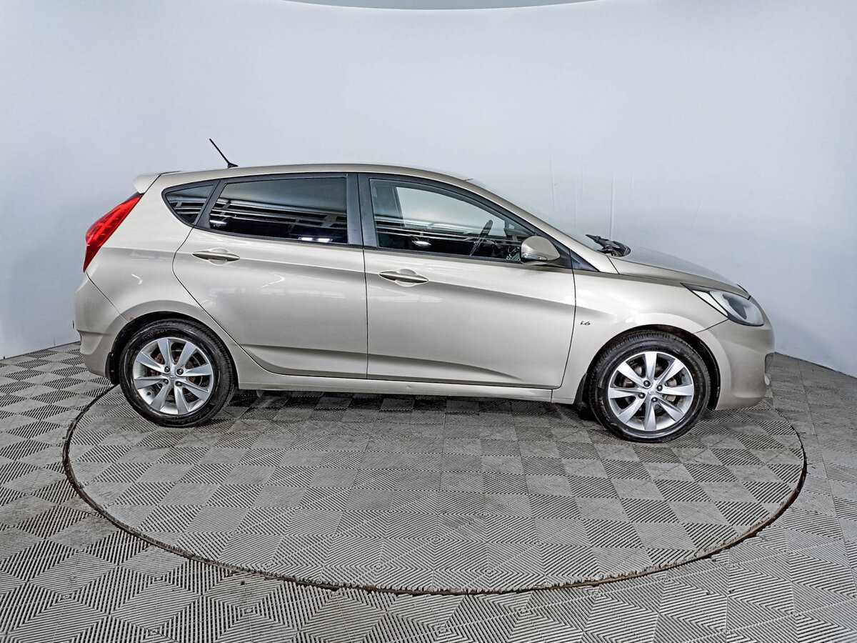Hyundai Solaris, 2012 - фото №4