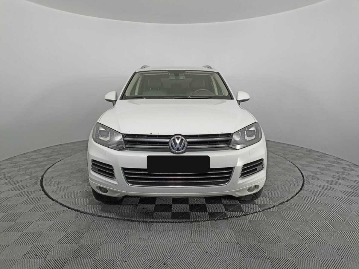 Volkswagen Touareg, 2013 - фото №2