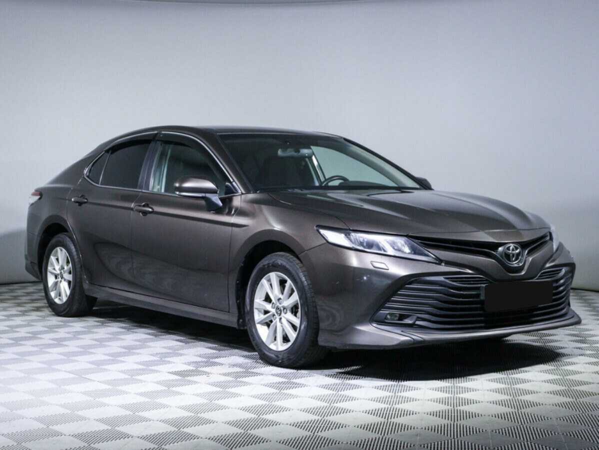 Toyota Camry, 2020 - фото №3