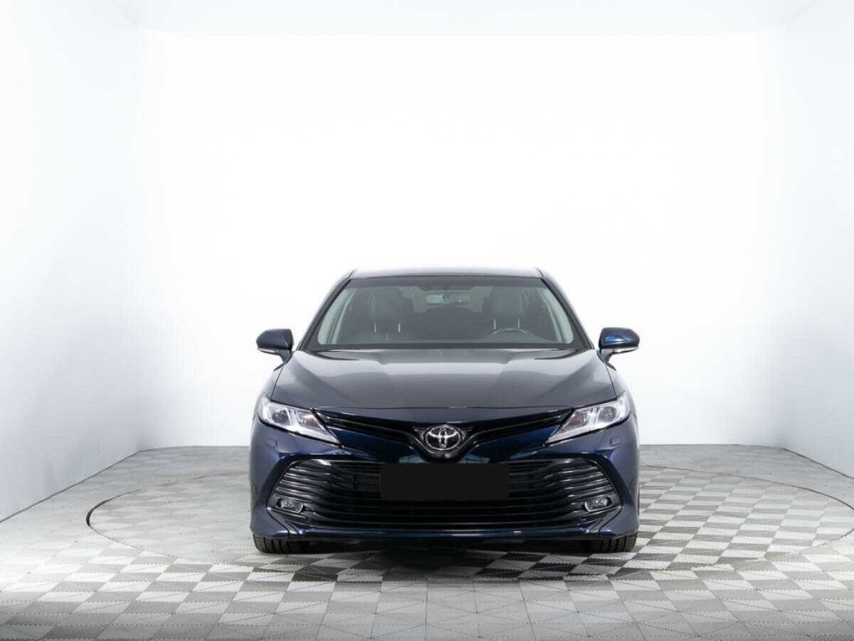 Toyota Camry, 2018 - фото №2
