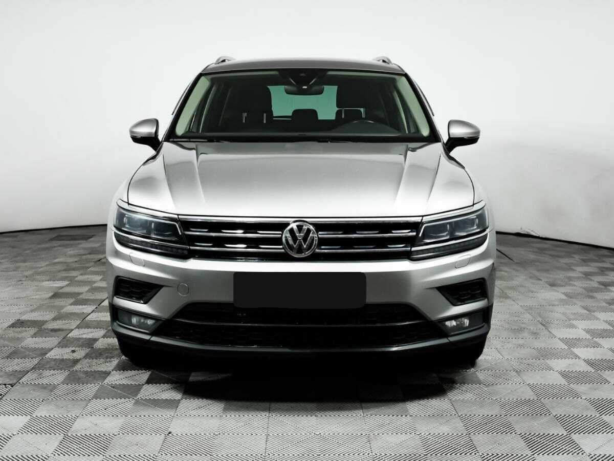 Volkswagen Tiguan, 2020 - фото №2