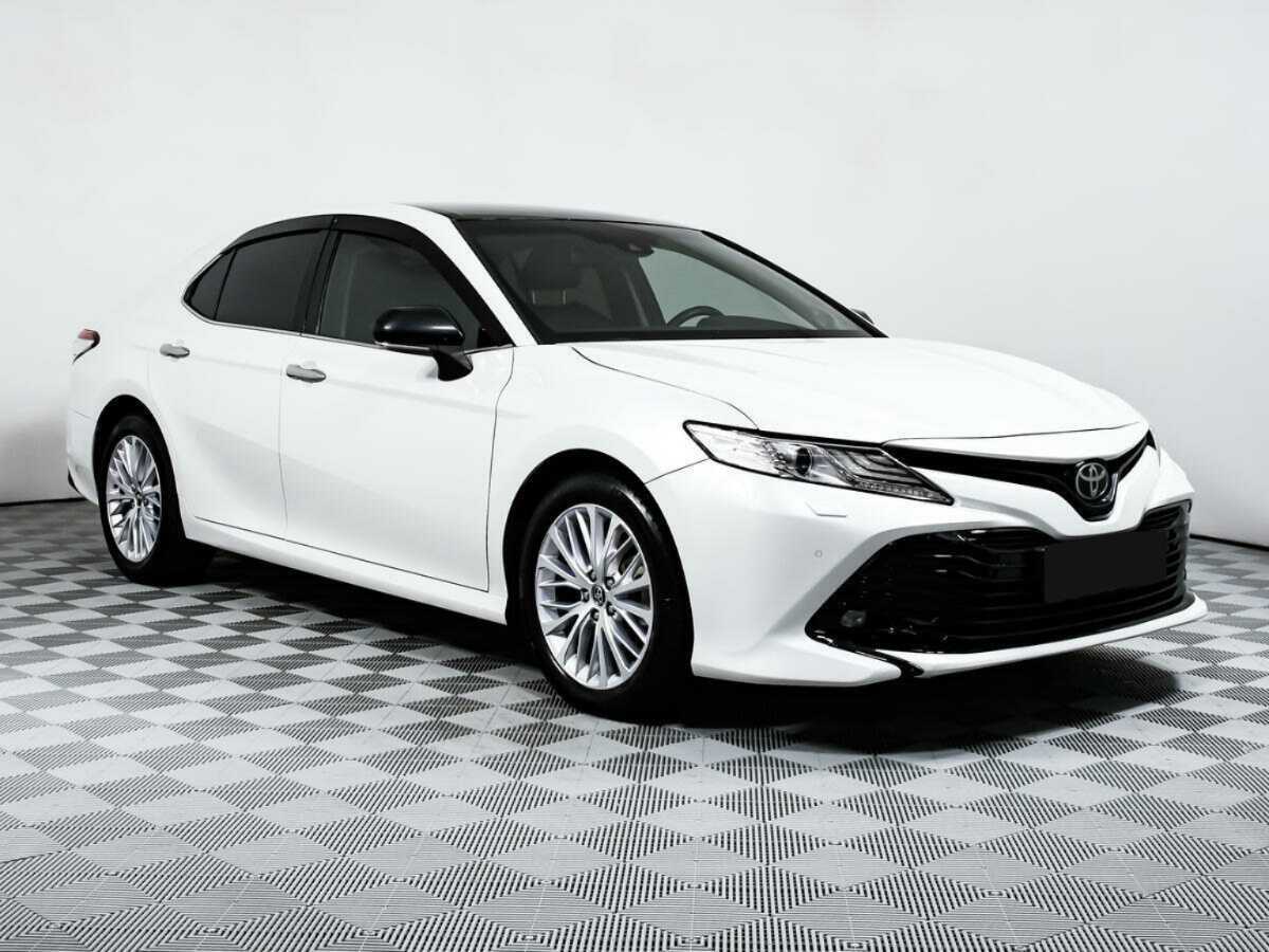 Toyota Camry, 2019 - фото №3
