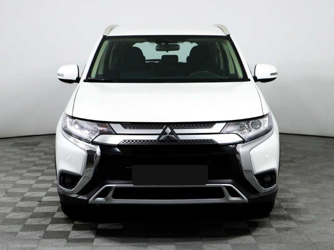 Mitsubishi Outlander, 2021 - фото №2