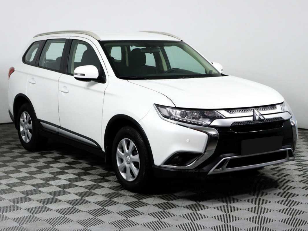 Mitsubishi Outlander, 2021 - фото №3