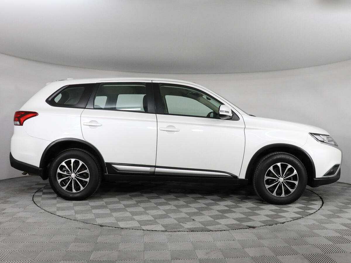 Mitsubishi Outlander, 2020 - фото №4