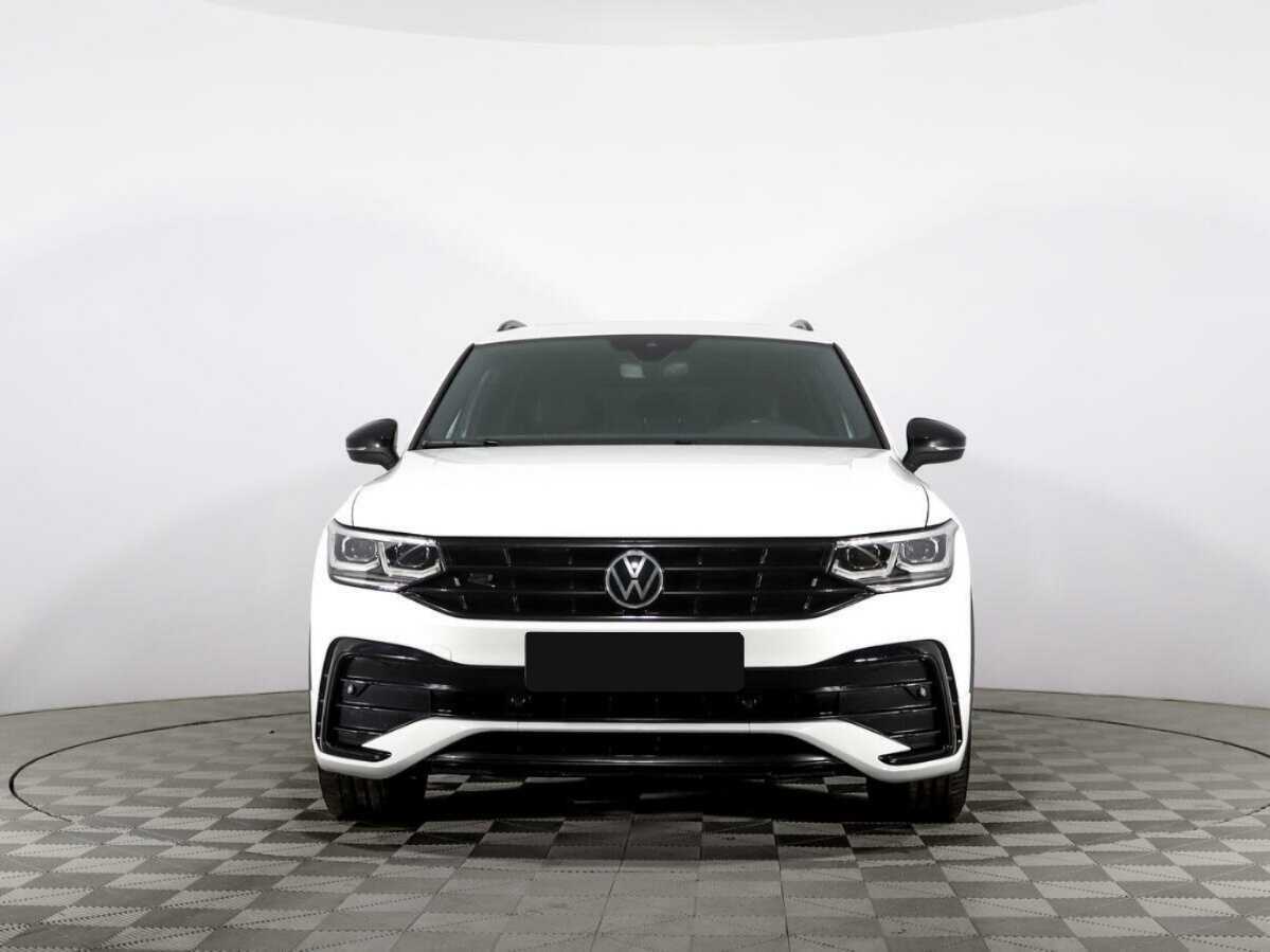 Volkswagen Tiguan, 2021 - фото №2
