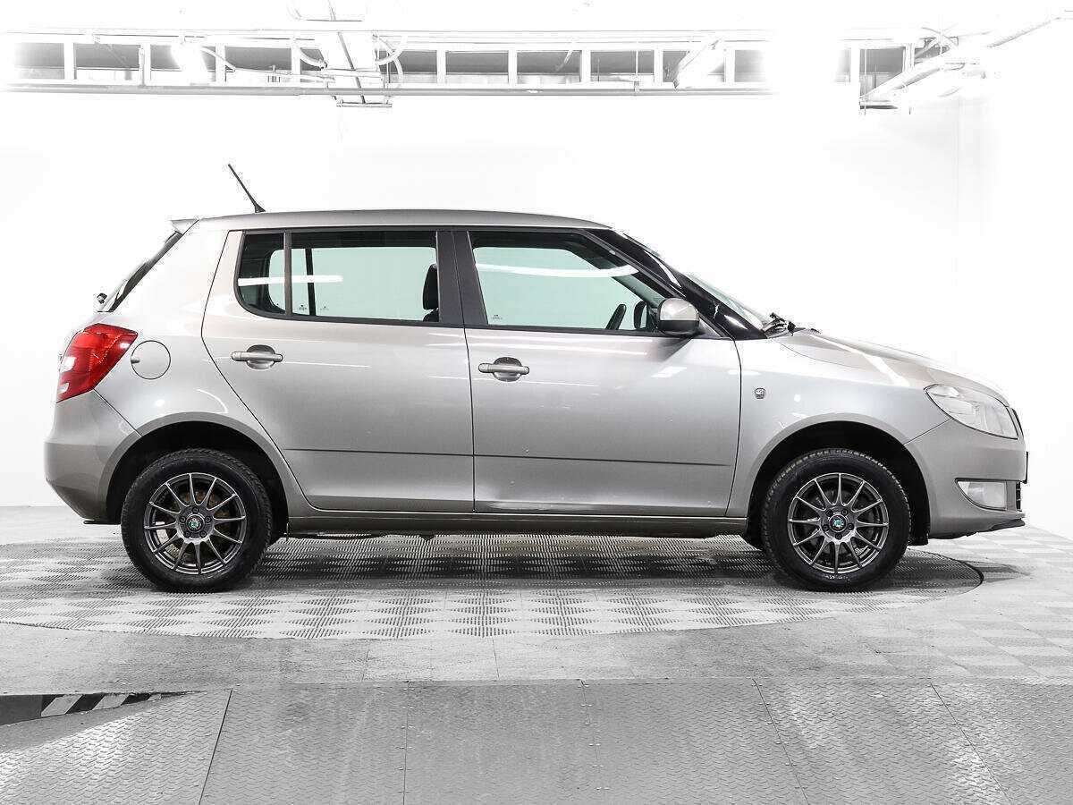 Skoda Fabia, 2012 - фото №4