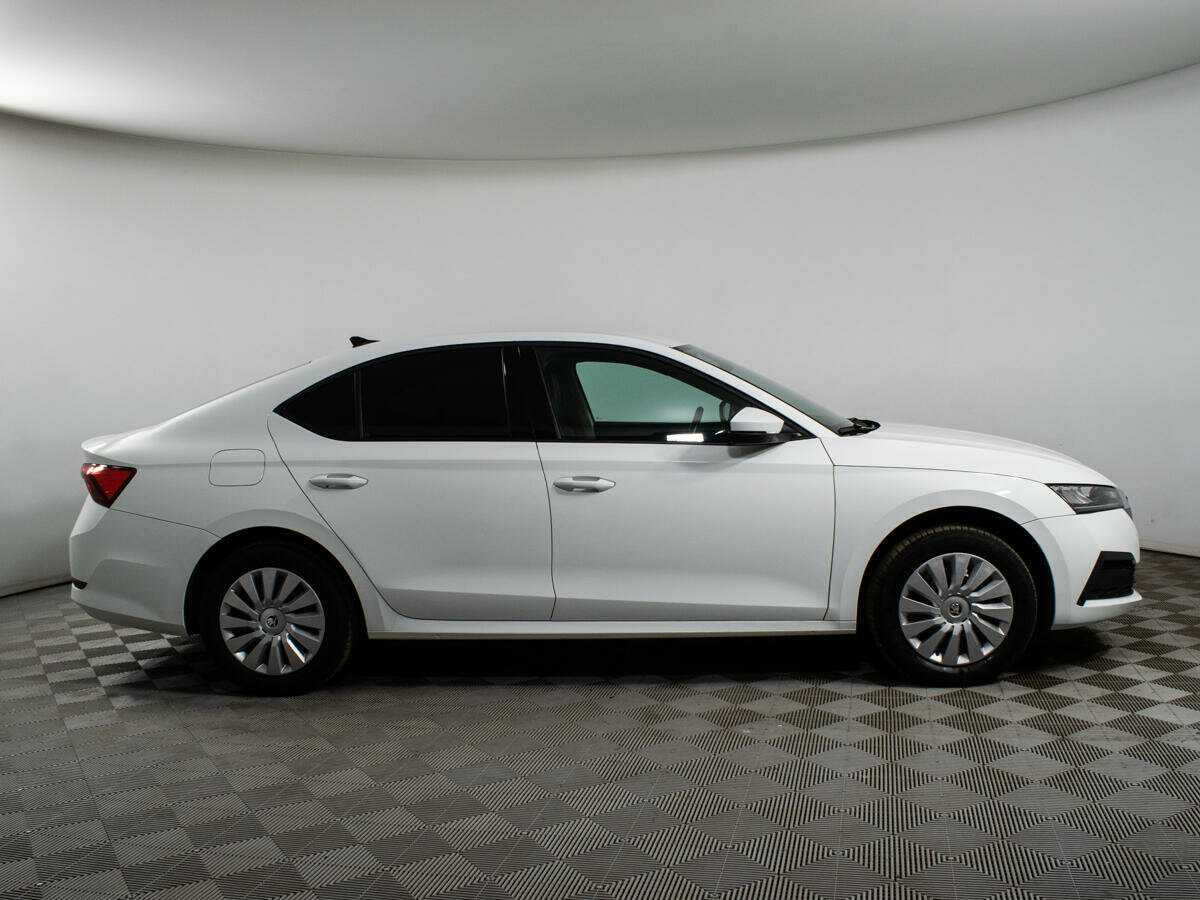 Skoda Octavia, 2021 - фото №4