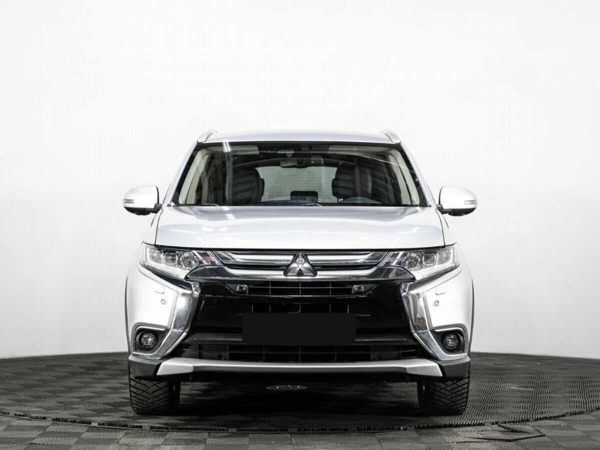 Mitsubishi Outlander, 2018 - фото №2