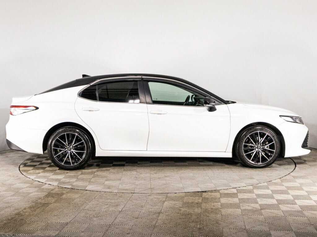 Toyota Camry, 2020 - фото №4