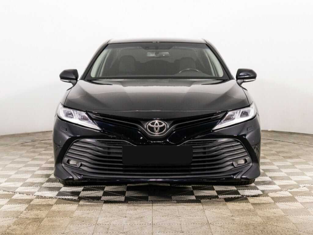 Toyota Camry, 2021 - фото №2