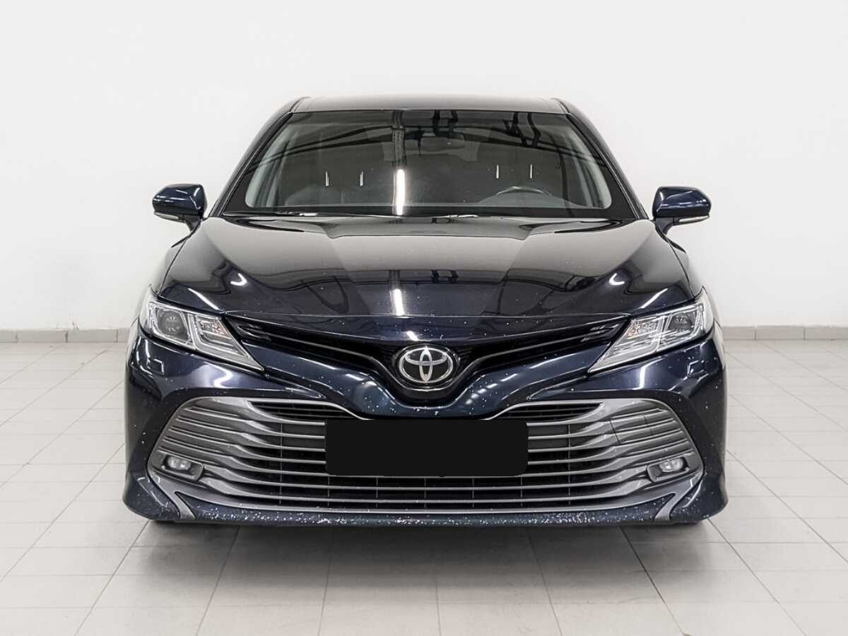 Toyota Camry, 2018 - фото №2