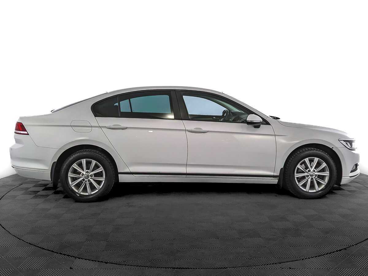 Volkswagen Passat, 2016 - фото №4