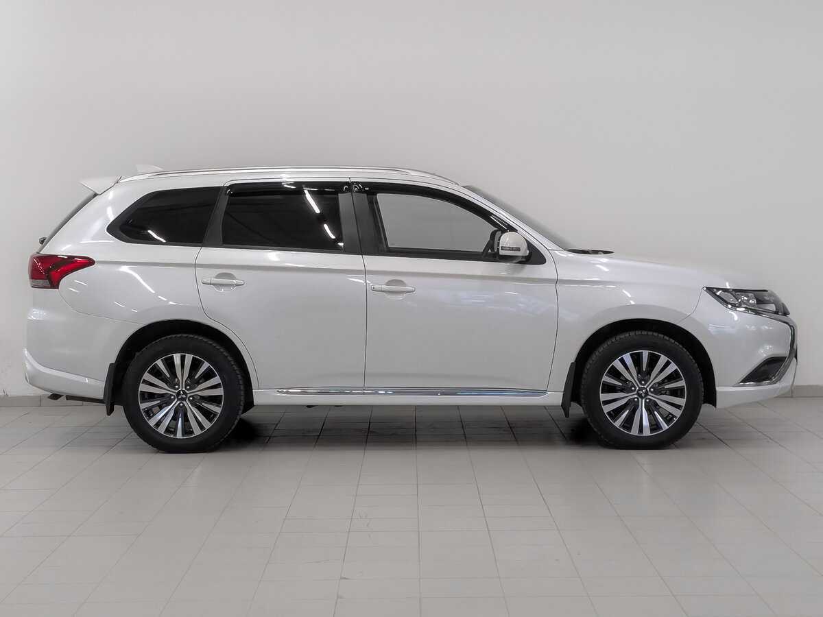 Mitsubishi Outlander, 2022 - фото №4