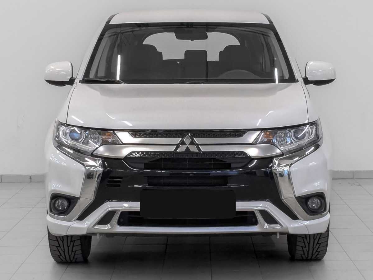 Mitsubishi Outlander, 2022 - фото №2