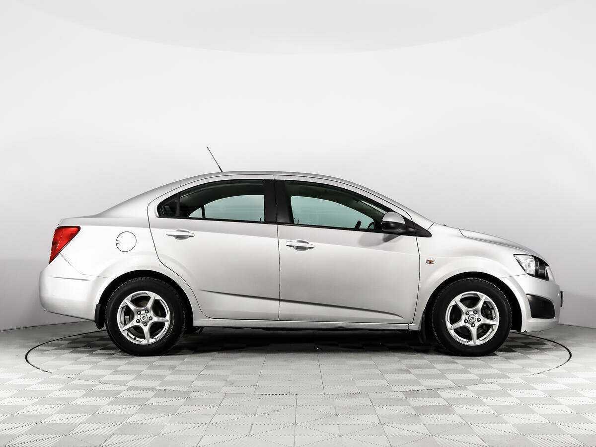 Chevrolet Aveo, 2014 - фото №4