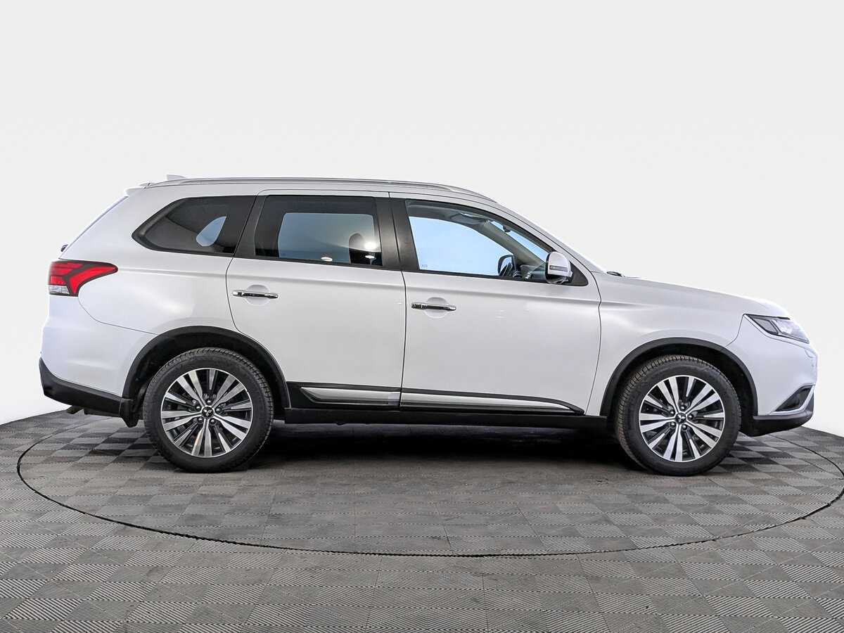 Mitsubishi Outlander, 2021 - фото №4
