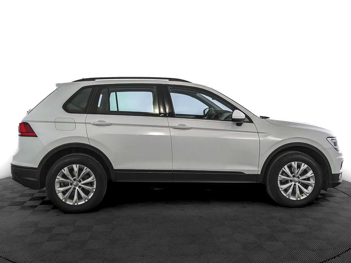 Volkswagen Tiguan, 2020 - фото №4