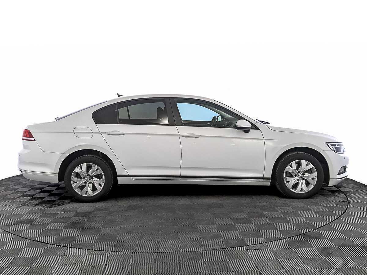 Volkswagen Passat, 2017 - фото №4