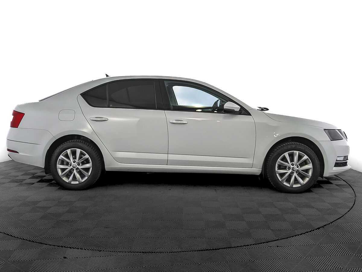 Skoda Octavia, 2019 - фото №4