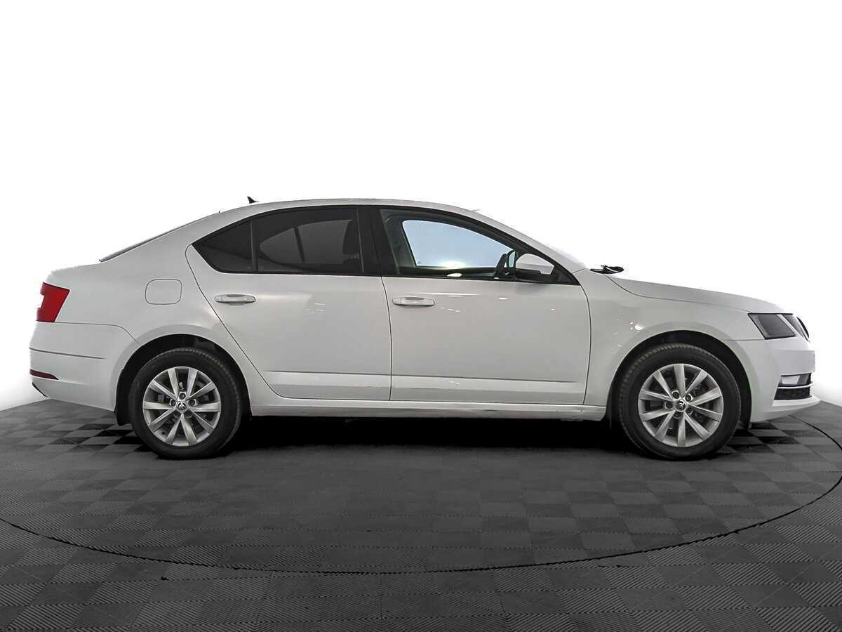 Skoda Octavia, 2018 - фото №4
