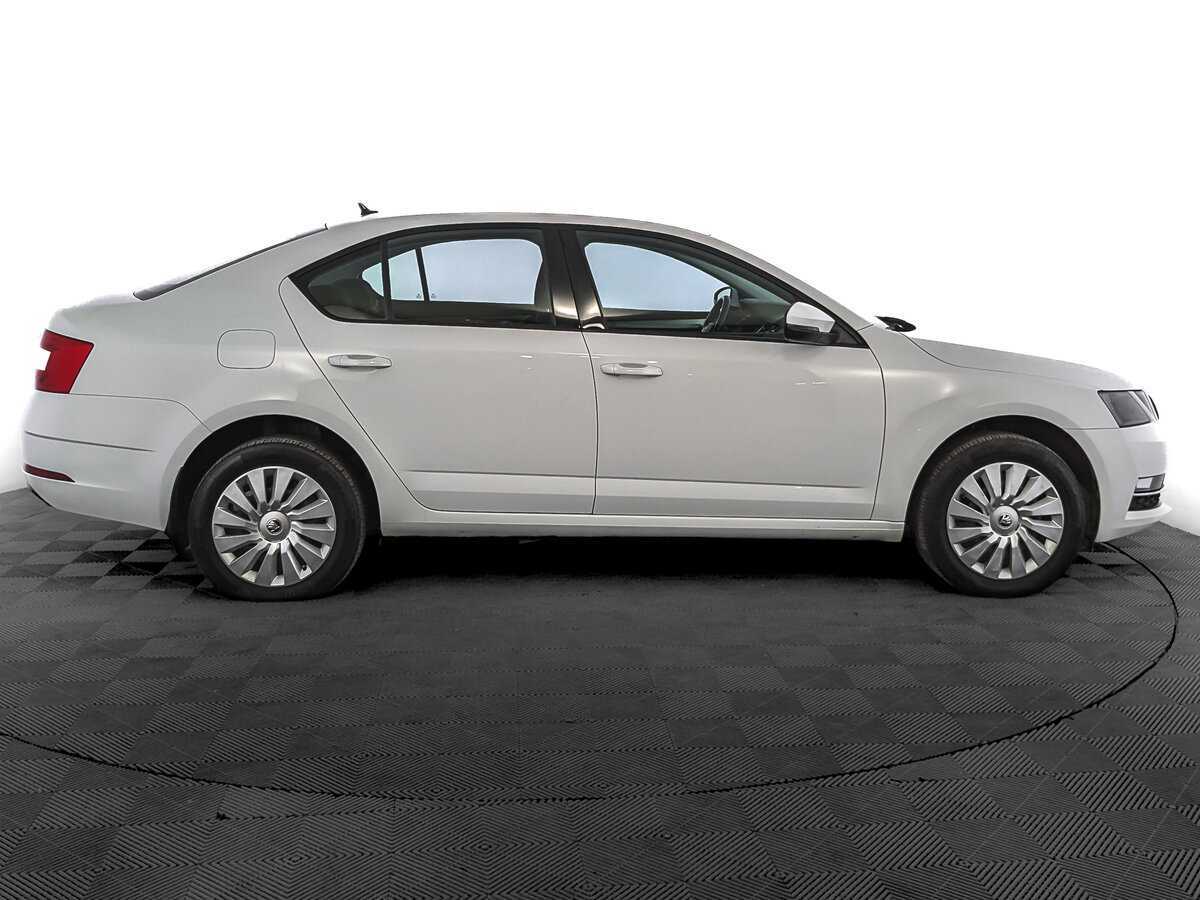 Skoda Octavia, 2018 - фото №4
