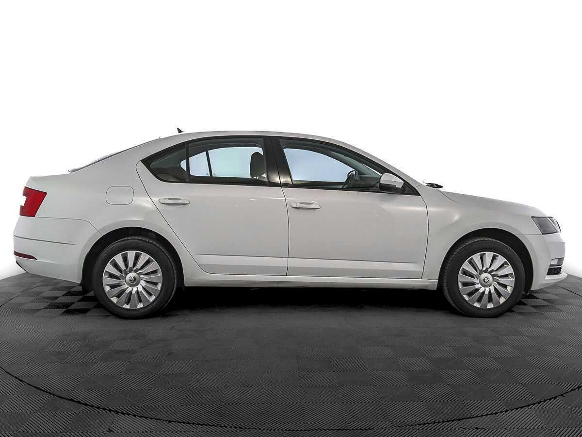 Skoda Octavia, 2018 - фото №4