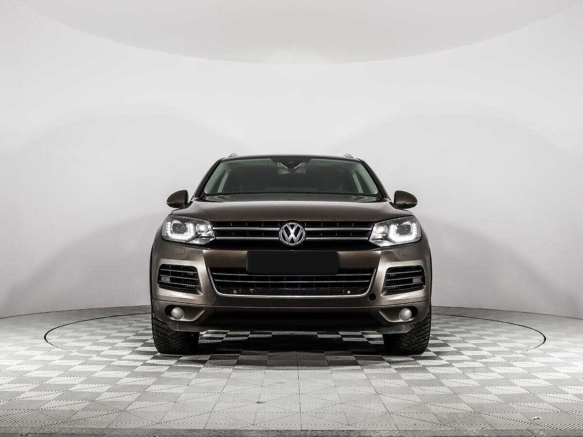 Volkswagen Touareg, 2012 - фото №2