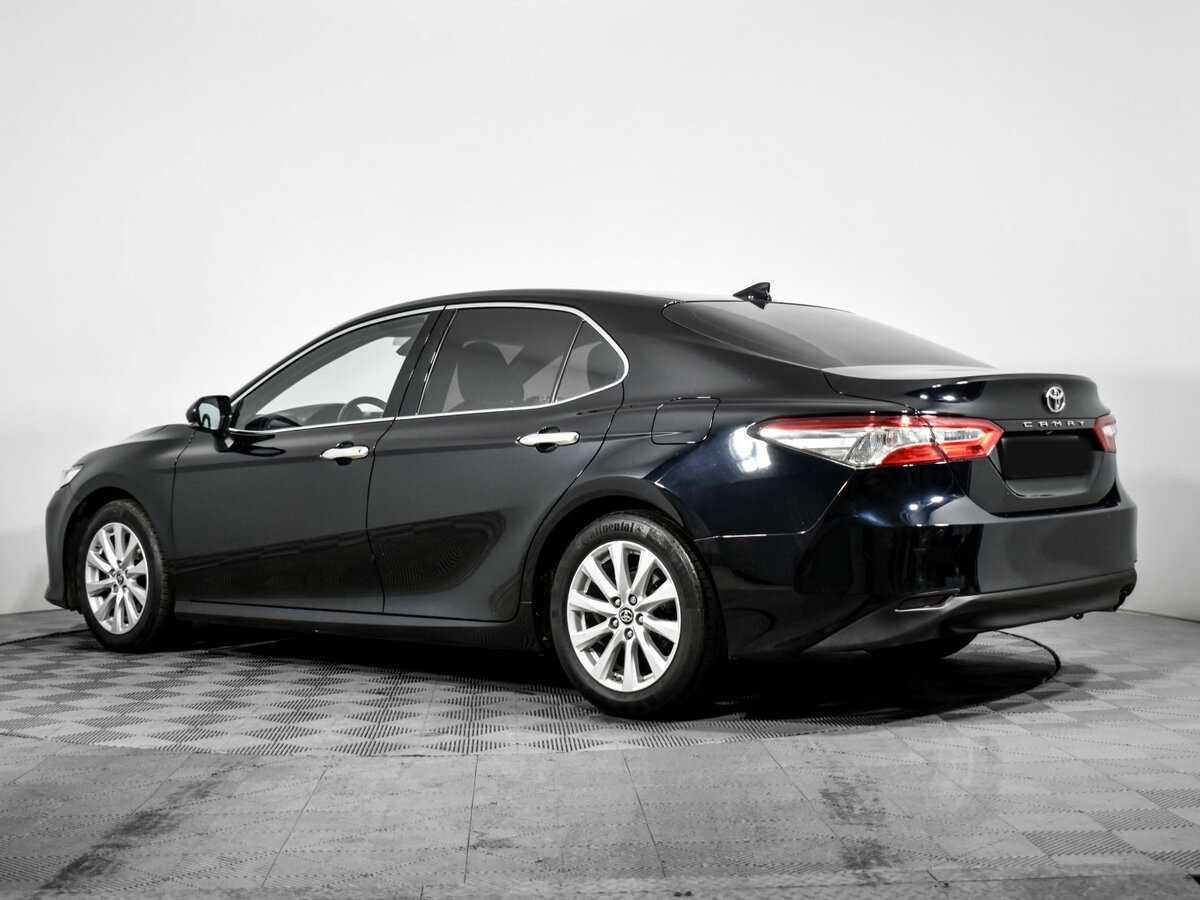Toyota Camry, 2020 - фото №4