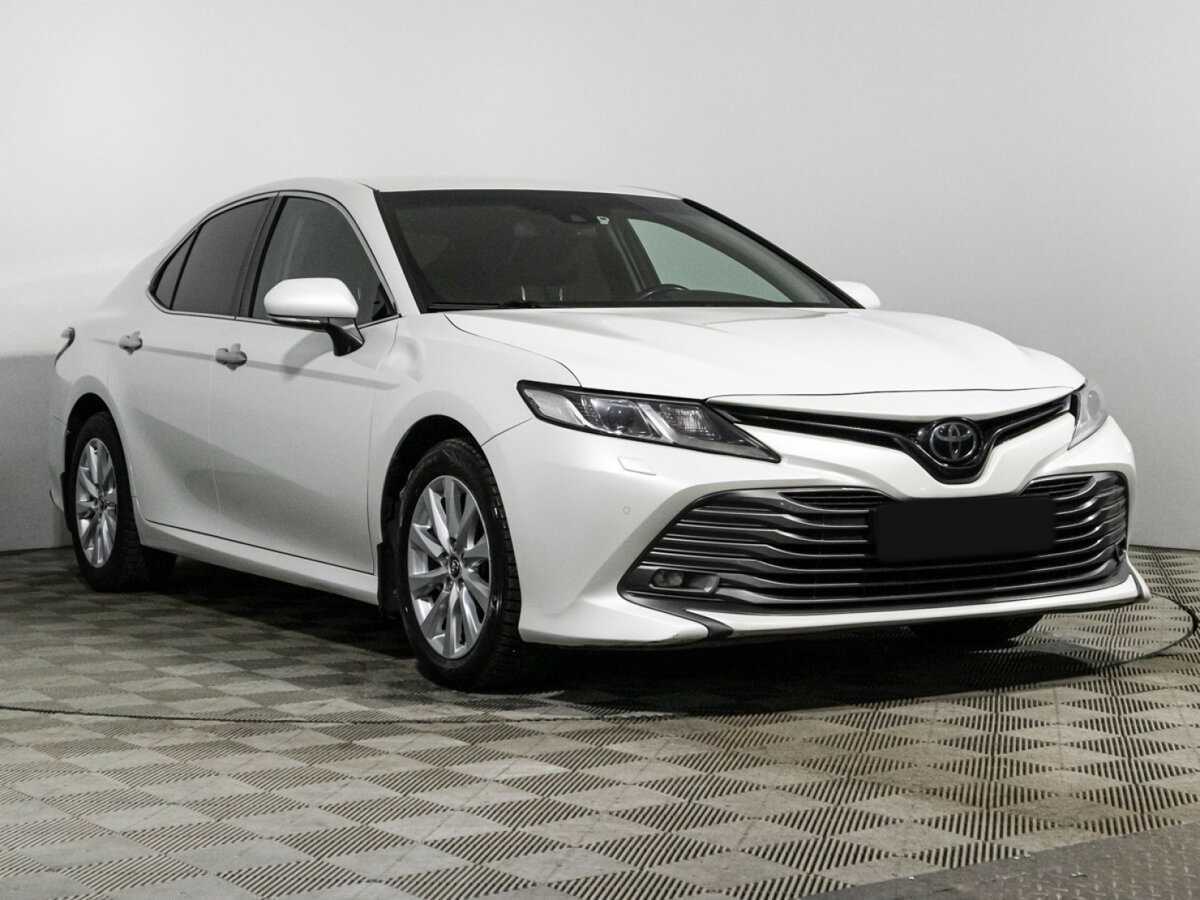 Toyota Camry, 2019 - фото №3