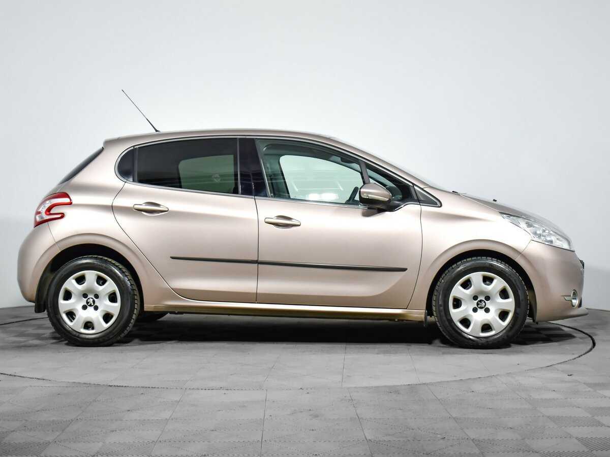 Peugeot 208, 2014 - фото №4
